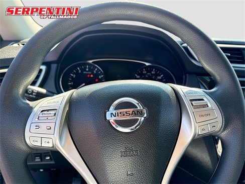 Used 2015 Nissan Rogue SV image 11