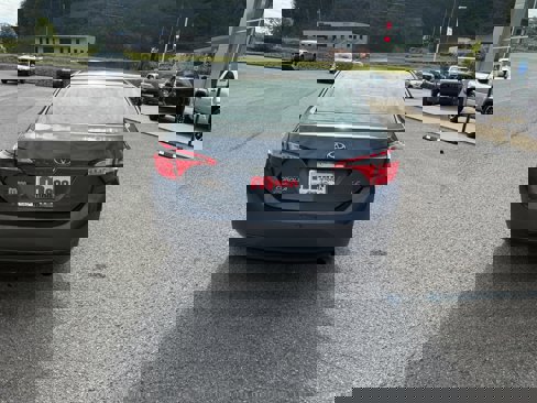 Used 2016 Toyota Corolla image 9