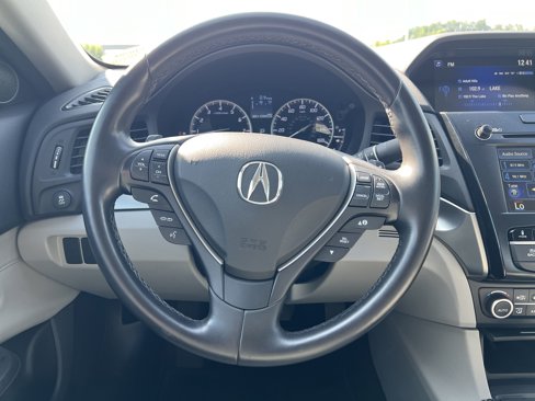 Used 2017 Acura ILX w/ Premium Package image 18