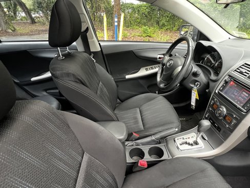 Used 2013 Toyota Corolla S image 41