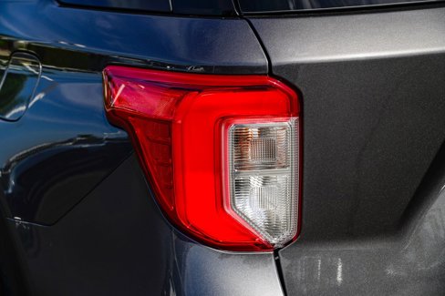 Used 2022 Ford Explorer XLT image 7