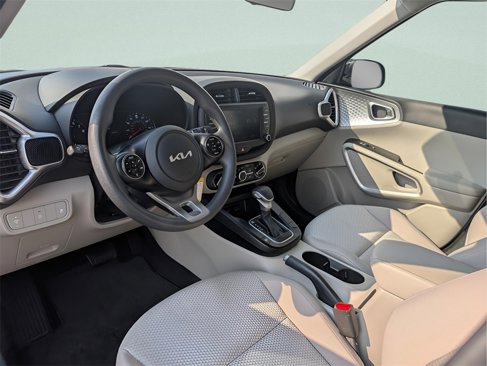 Used 2022 Kia Soul LX image 9