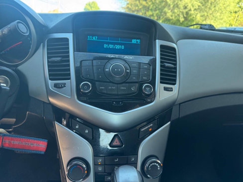 Used 2014 Chevrolet Cruze LT image 28