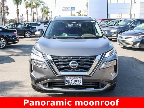 Used 2023 Nissan Rogue SL image 2