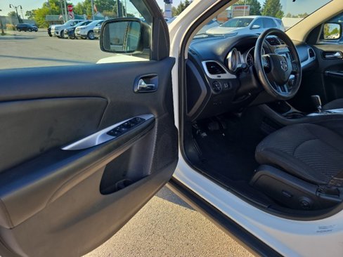 Used 2014 Dodge Journey SXT w/ Flexible Seating Group image 13