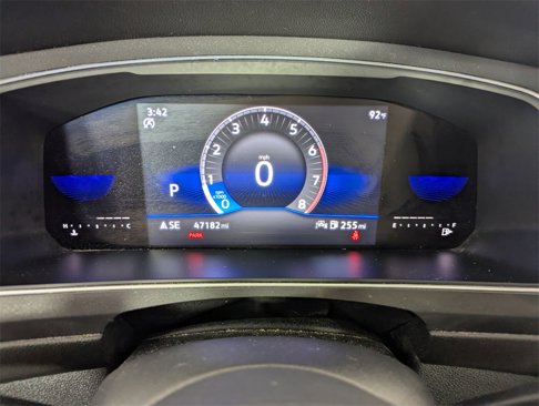 Used 2022 Volkswagen Tiguan SE image 39
