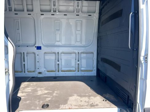 Used 2014 Freightliner Sprinter 2500 image 8