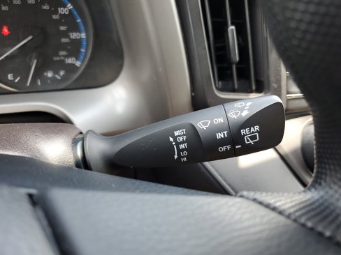 Used 2018 Toyota RAV4 LE image 19
