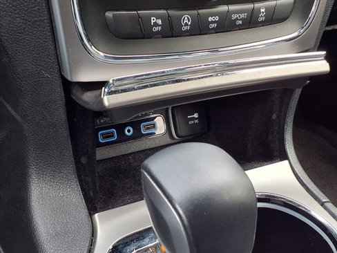 Used 2018 Jeep Grand Cherokee Overland image 14