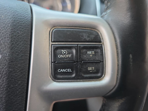 Used 2016 Chrysler Town & Country Touring w/ Driver Convenience Group image 30