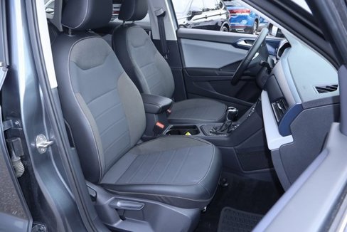 Certified 2022 Volkswagen Taos SE image 18