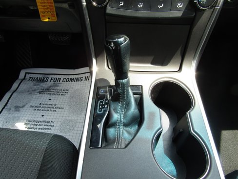 Used 2016 Toyota Camry image 26