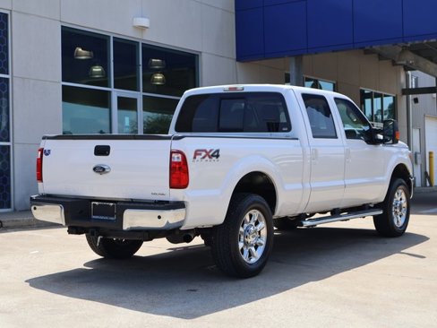 Used 2016 Ford F250 Lariat w/ Lariat Interior Package image 3