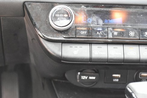 Used 2023 Hyundai Elantra Limited image 22