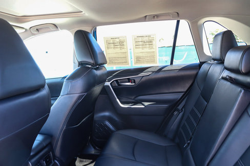 Used 2021 Toyota RAV4 XLE Premium image 19