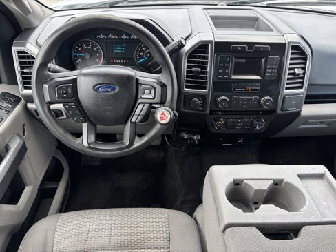 Used 2016 Ford F150 XLT image 3