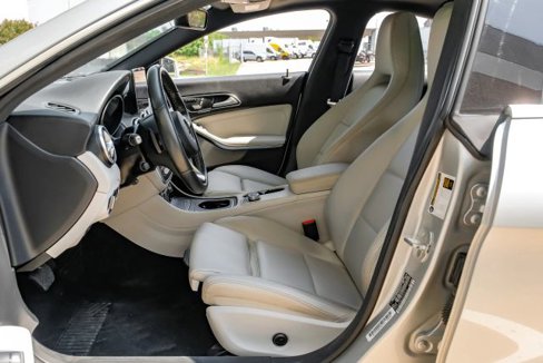 Used 2018 Mercedes-Benz CLA 250 4MATIC image 4