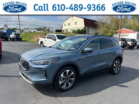 Used 2023 Ford Escape Platinum image 1