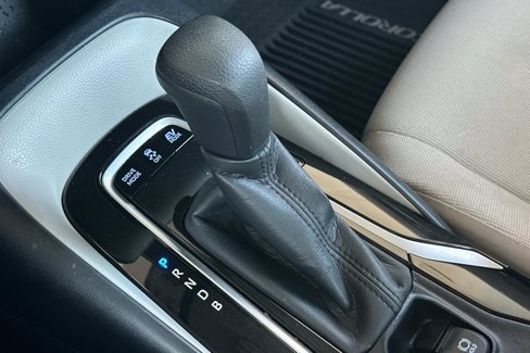Used 2021 Toyota Corolla LE image 20