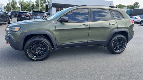 Used 2021 Jeep Cherokee Trailhawk image 5