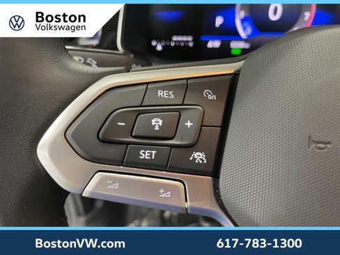 Used 2025 Volkswagen Jetta SE image 11