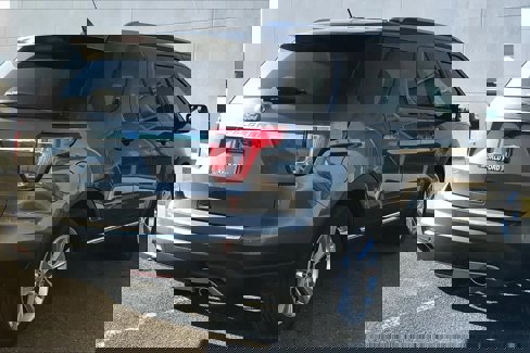 Used 2018 Ford Explorer XLT w/ Equipment Group 201A image 13