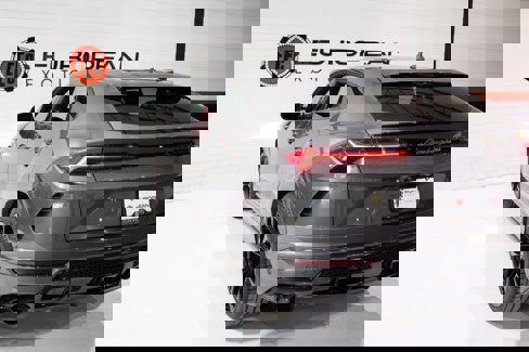 Used 2021 Lamborghini Urus image 23