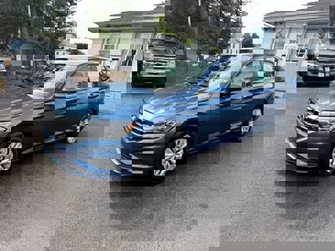 Used 2019 Volkswagen Jetta S w/ Driver Assistance Package image 3