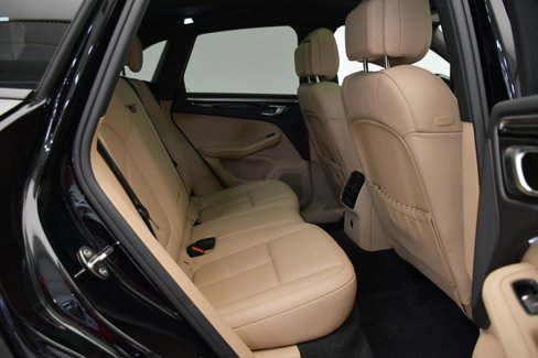 Used 2023 Porsche Macan Turbo image 54