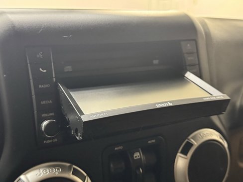 Used 2018 Jeep Wrangler Unlimited Sahara image 23