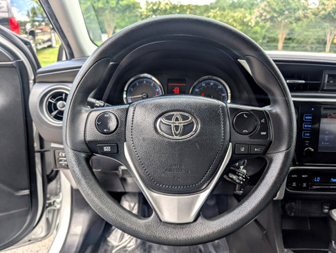 Used 2019 Toyota Corolla XLE image 19