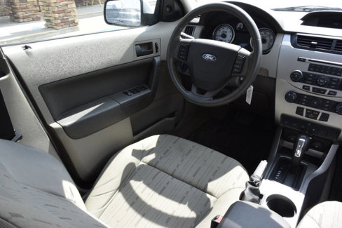 Used 2009 Ford Focus SE image 18