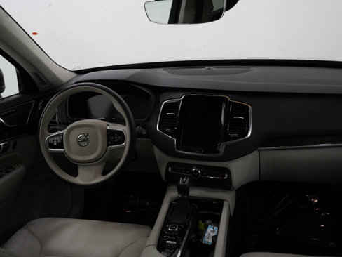 Used 2016 Volvo XC90 T6 Momentum w/ Momentum Plus Package image 11
