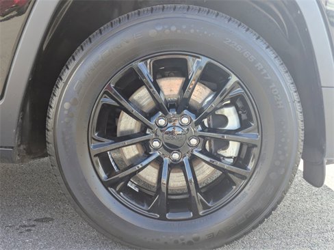Used 2023 Jeep Cherokee Altitude Lux image 13