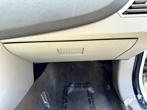 Used 2009 Chrysler Sebring Touring w/ Electronics Convenience Group image 31