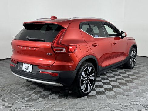 Certified 2024 Volvo XC40 B5 Plus image 5
