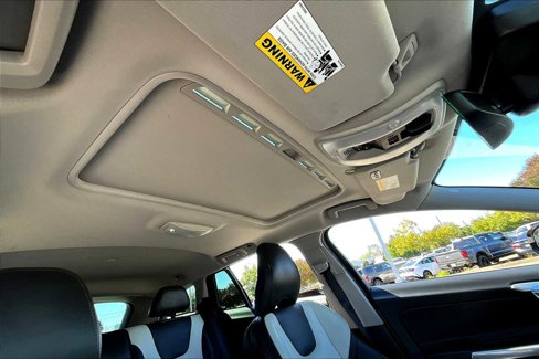 Used 2017 Volvo V60 T5 Cross Country w/ Convenience Package image 13