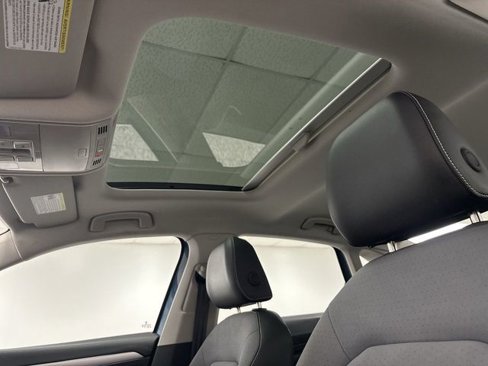 Used 2025 Volkswagen Jetta SE image 5