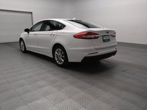 Used 2020 Ford Fusion SE image 5