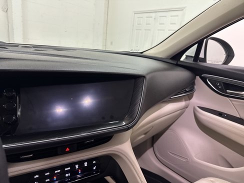 Used 2021 Buick Envision Essence image 31