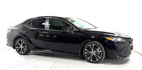 Used 2020 Toyota Camry SE w/ Convenience Package image 3