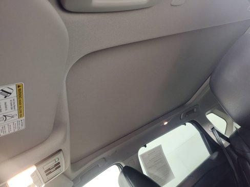 Used 2022 Nissan Rogue SV w/ SV Premium Package image 12