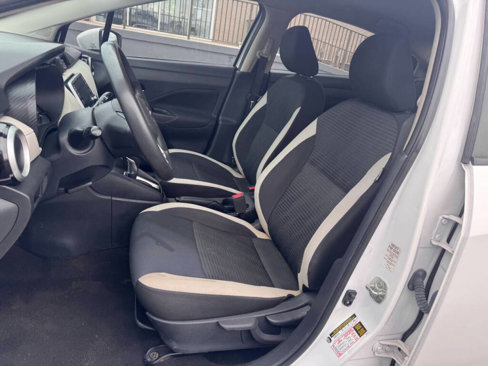 Used 2021 Nissan Versa SV image 3