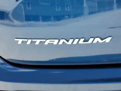 Used 2022 Ford Edge Titanium image 11