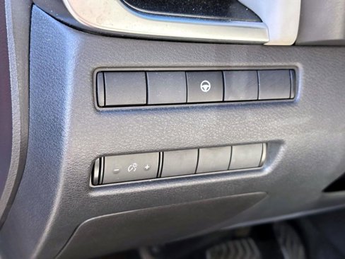 Used 2021 Nissan Rogue SV image 19