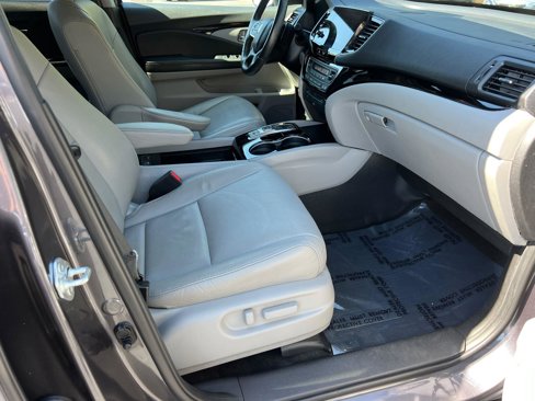 Used 2021 Honda Pilot Touring image 14