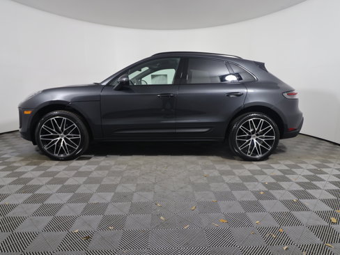 New 2025 Porsche Macan image 2