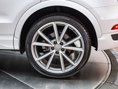 Used 2018 Audi Q3 2.0T Premium Plus w/ S Line Competition Package image 11