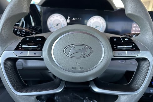 Used 2024 Hyundai Elantra SEL image 23