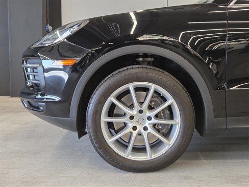 Certified 2023 Porsche Cayenne image 9